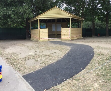 Lime Tree outdoor classroom2